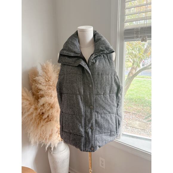 Old Navy Tweed Puffer Vest Size Large Gray Zip Up - Picture 2 of 10